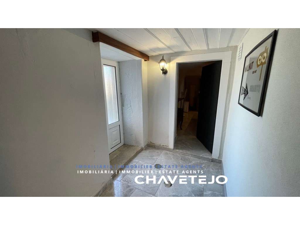 Casa senhorial T6/7 com terreno, poço pátio com piscina e vários an... - Grande imagem: 5/58