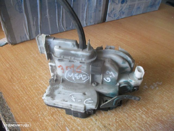 Fecho 1H0862153 VW GOLF 3 BREAK 1995 1.8I 75CV 5P PRETO FDRT 4+3 PINOS - 5