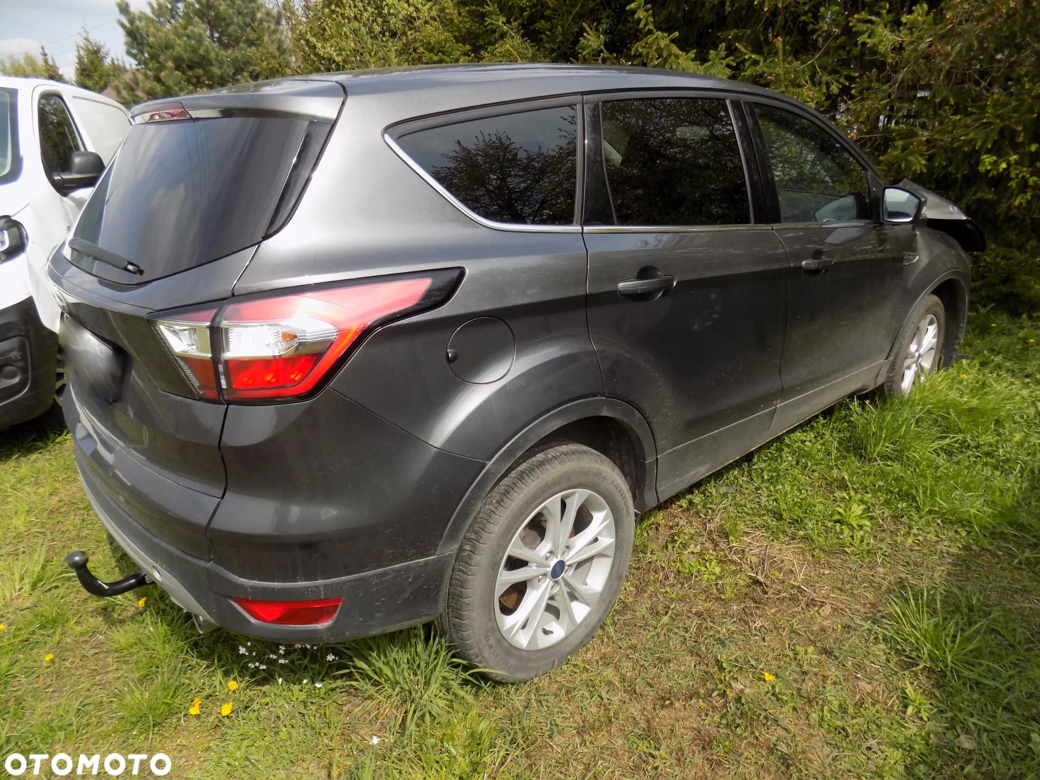 Ford Kuga - 1