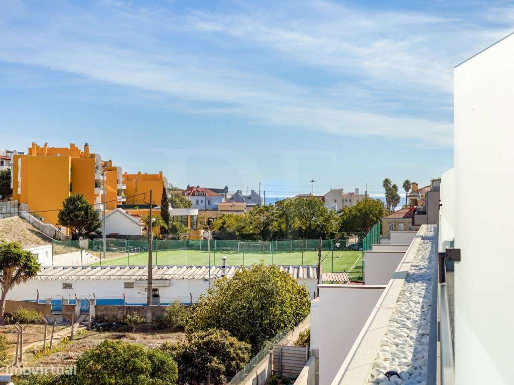 T3 Duplex a estrear com terraços e piscina no Estoril-13