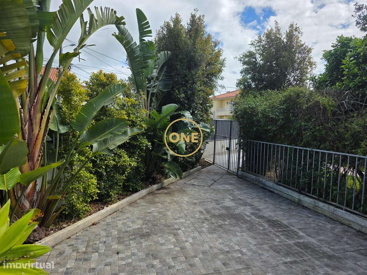 Moradia T4+2 , com garagem para 3 viaturas em condomínio - Grande imagem: 3/60