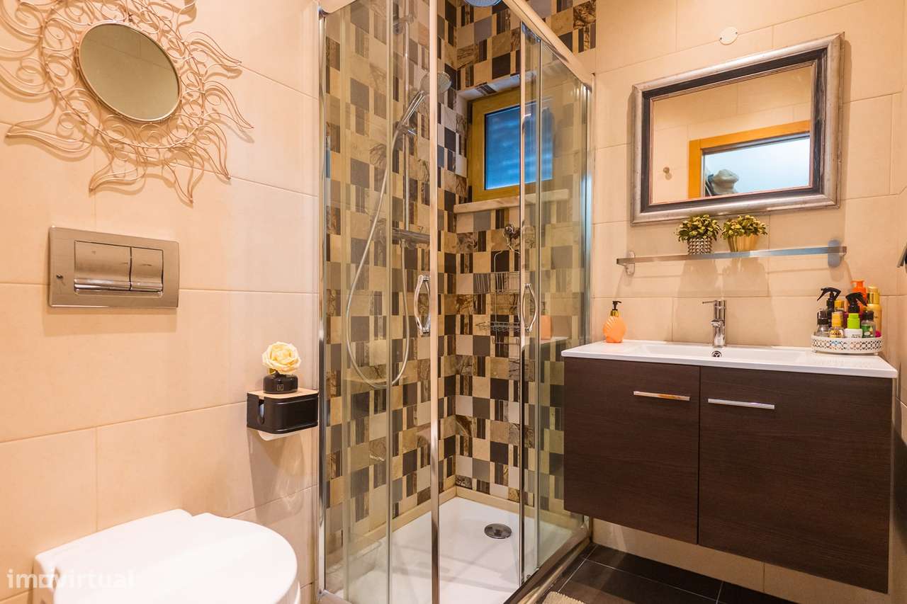 Moradia T-4+1 em Agualva Cacém-43