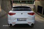 Alfa Romeo Stelvio - 4