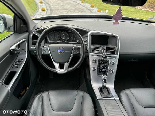 Volvo XC 60 D5 AWD Momentum - 14