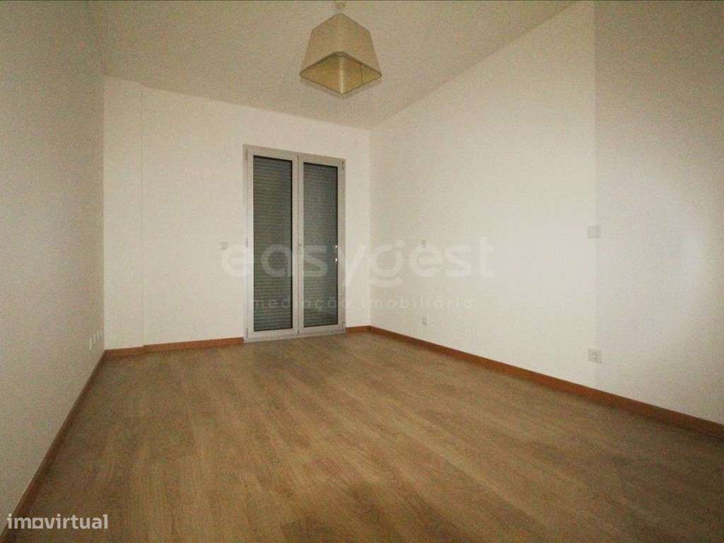 Apartamento T3 com garagem na Rua Paul Harris - Grande imagem: 4/8