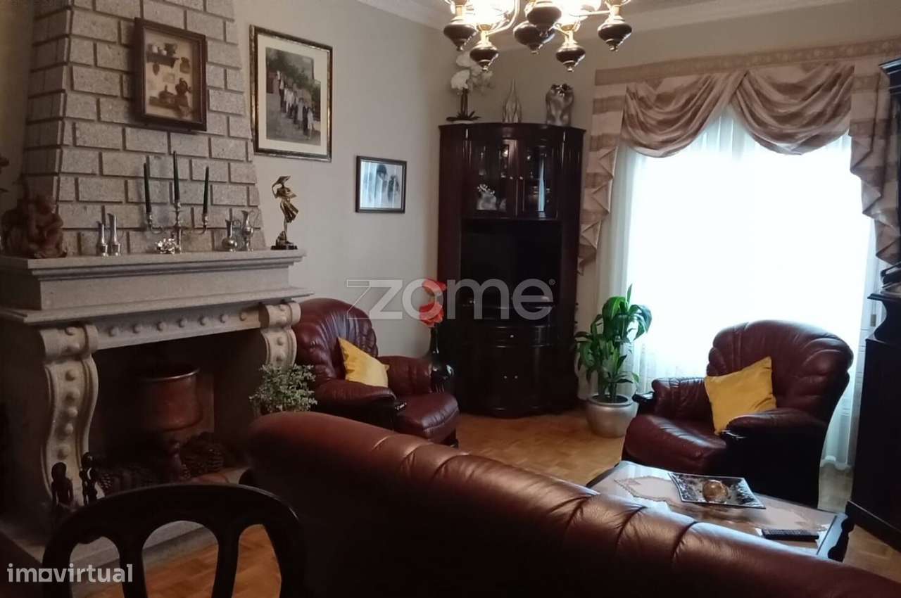 Moradia com 3 frações independentes habitacionais-47