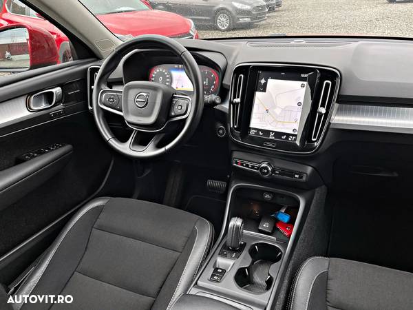 Volvo XC 40 D4 AWD Geartronic Momentum Pro - 11