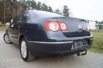 Volkswagen Passat 1.9 TDI Highline - 14