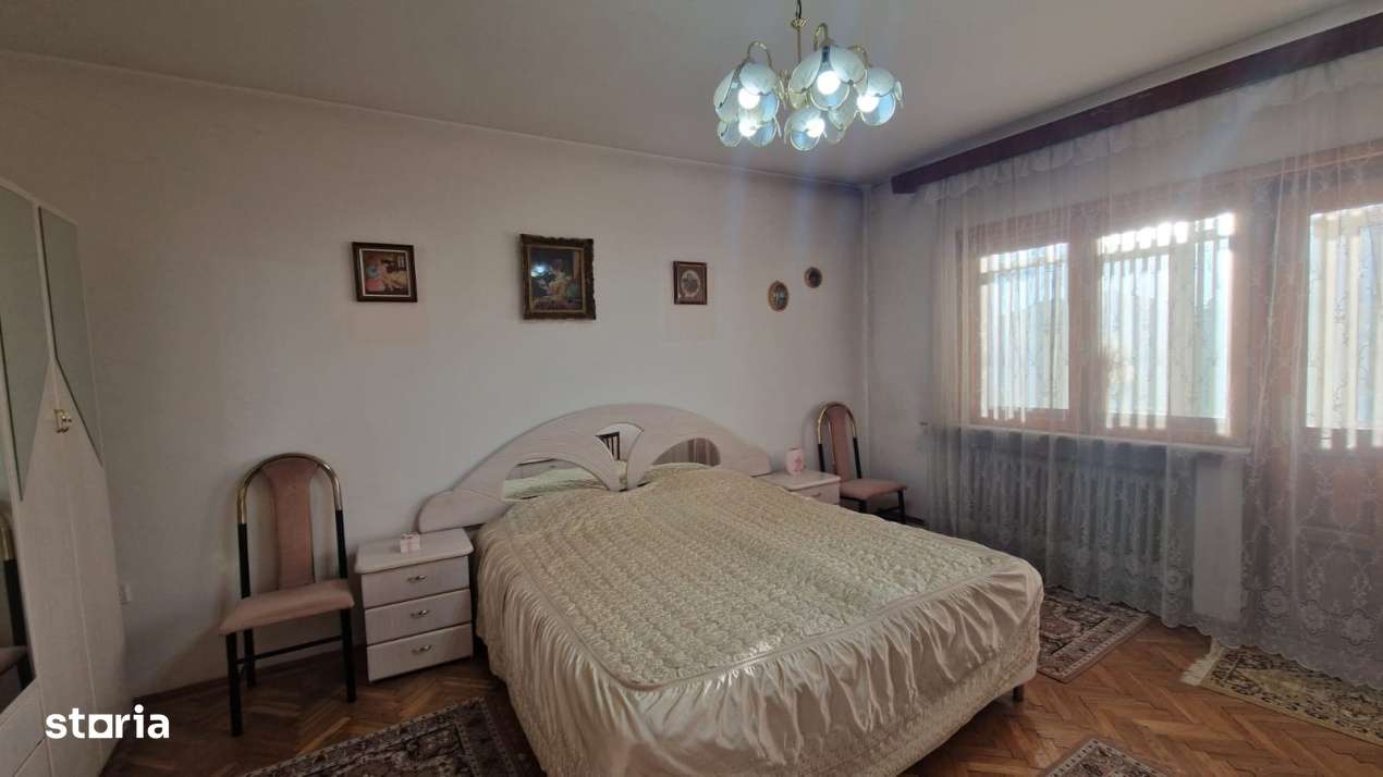 Casa cu 5 camere, 200mp, Centru - Imagine principală: 4/19