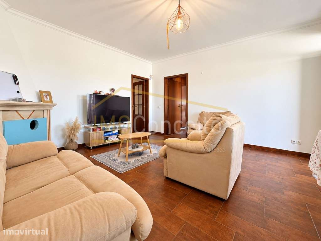 MORADIA T3 COM 2 ANEXOS| PISCINA| EXCELENTE LOCALIZAÇÃO E POTENCIAL...-2
