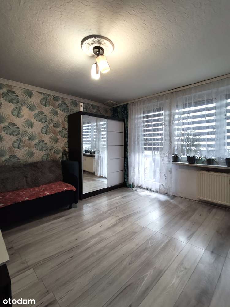 3 pokoje, osobno WC, kuchnia z oknem-1