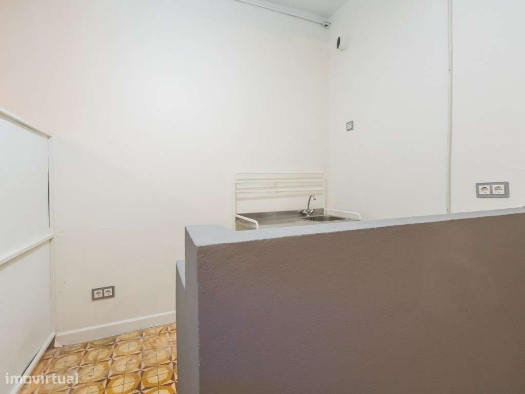 Loja para Investimento ou Comércio - Falagueira, Amadora-29