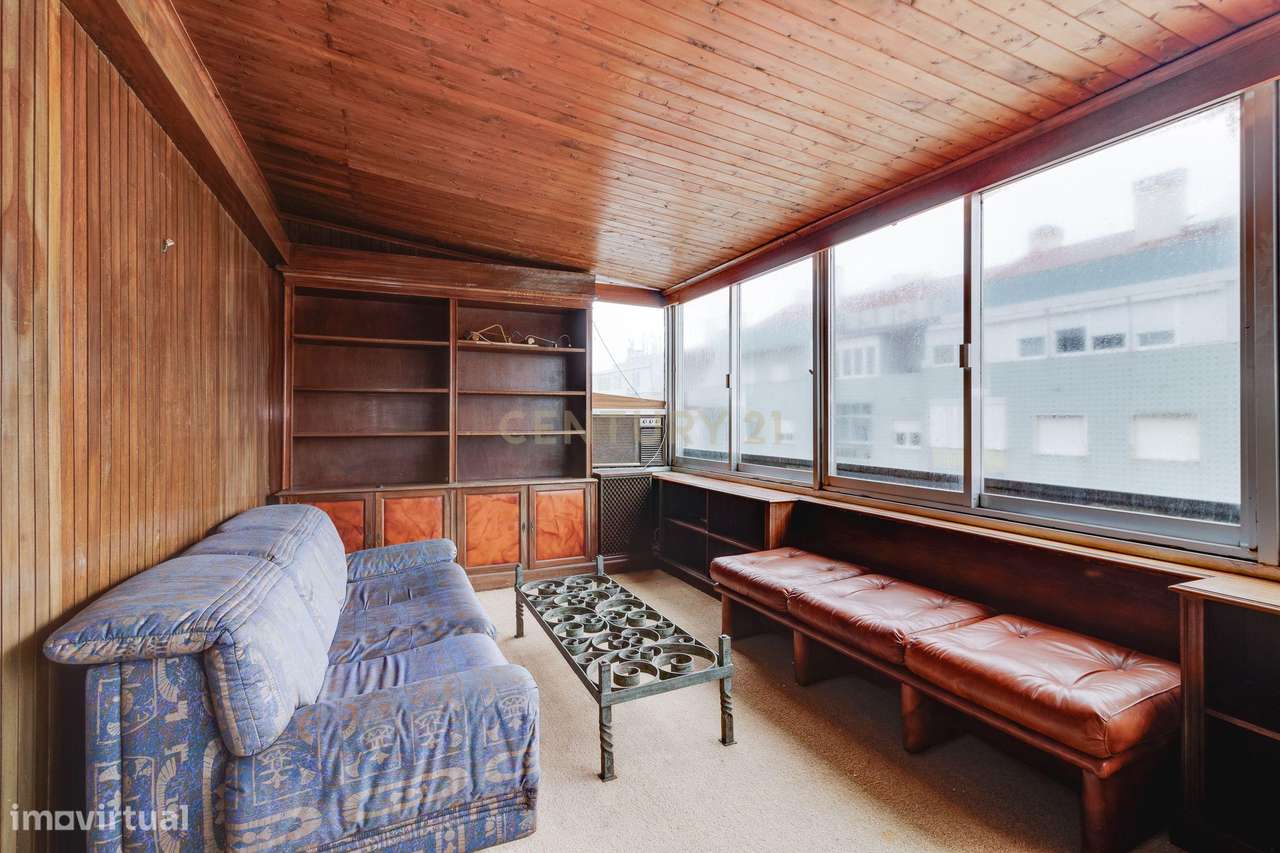 Fantástico T2 com Vista Rio em Linda-a-Velha-6