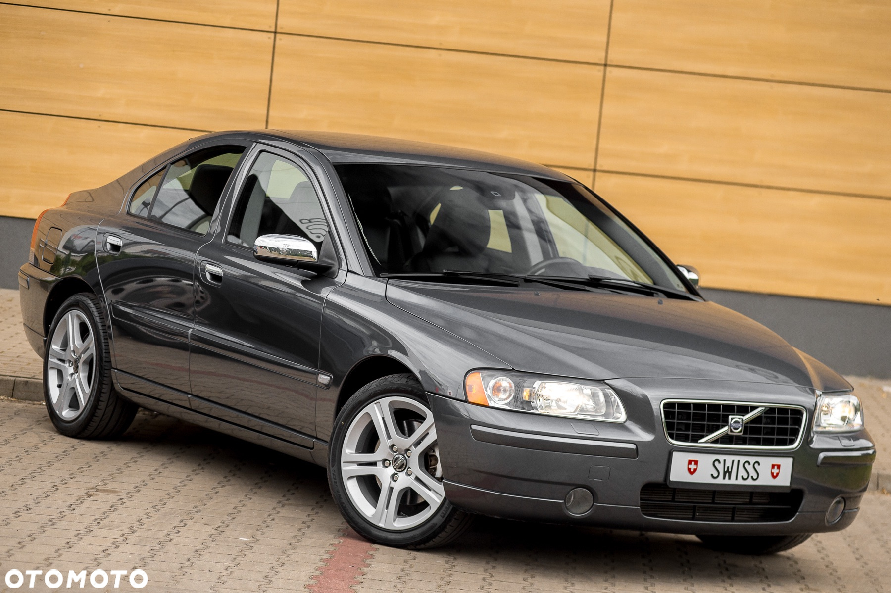 Volvo S60 2.5T Momentum - 3