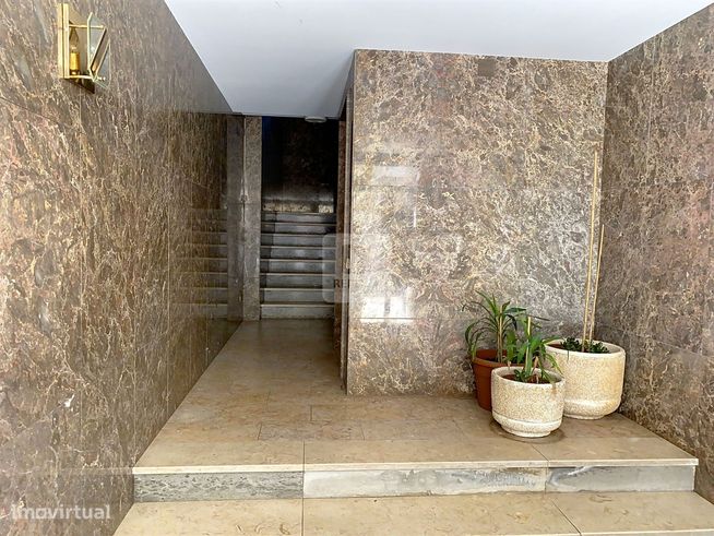 Apartamento T4 com Varandas - Casa da Música, Porto-35