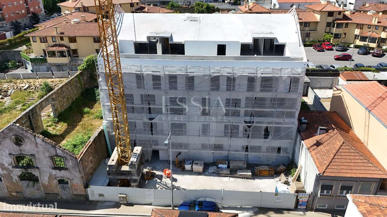Apartamento T1 Novo com Garagem no Candal-3