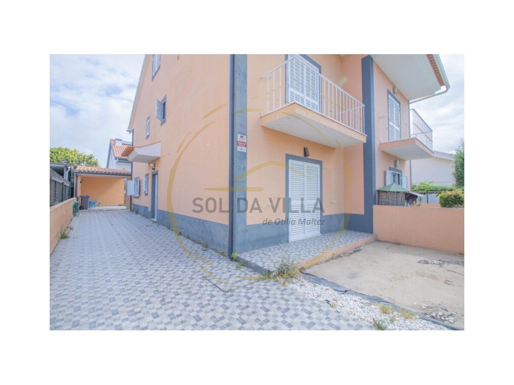 Moradia Geminada T3 Fernão Ferro 293000€