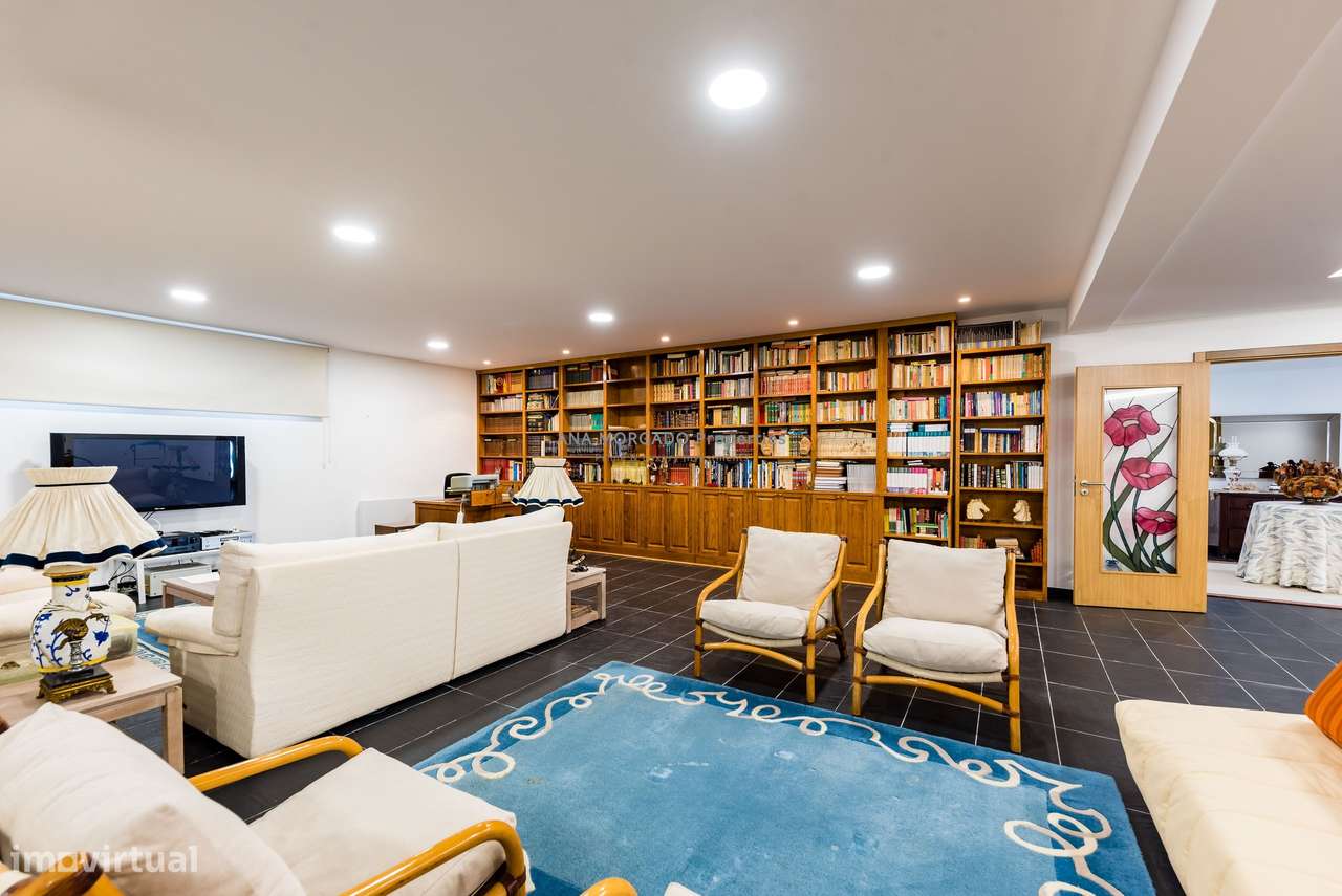 Moradia de Alto Padrão na Marinha Grande – Perto de Leiria e das Praia-50