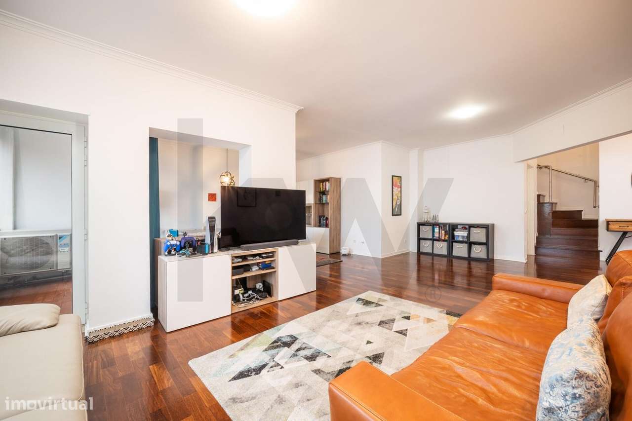 Luxuoso Apartamento T3 + Sótão (190m2) com Garagem de 63m2 em Celas, C - Grande imagem: 2/47