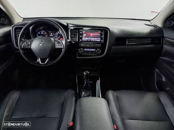 Mitsubishi Outlander 2.2 DI-D Instyle Navi - 9