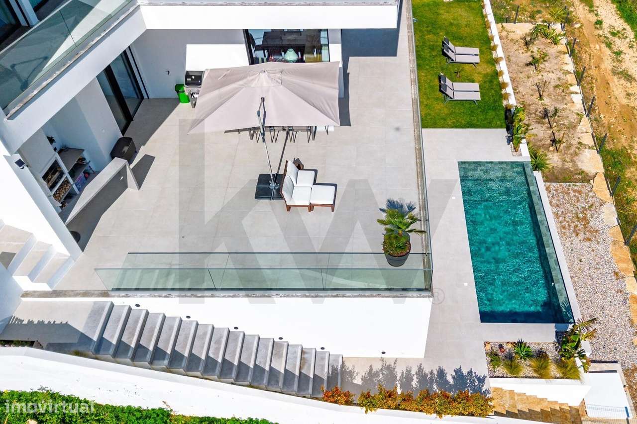 Moradia de Luxo com Piscina Infinita e Vista de Campo, próxima da Prai - Grande imagem: 2/56