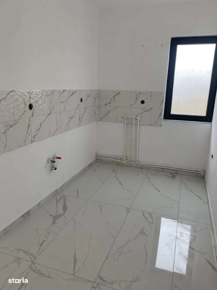 Casă cu 4 camere în Năvodari - Imagine principală: 4/7