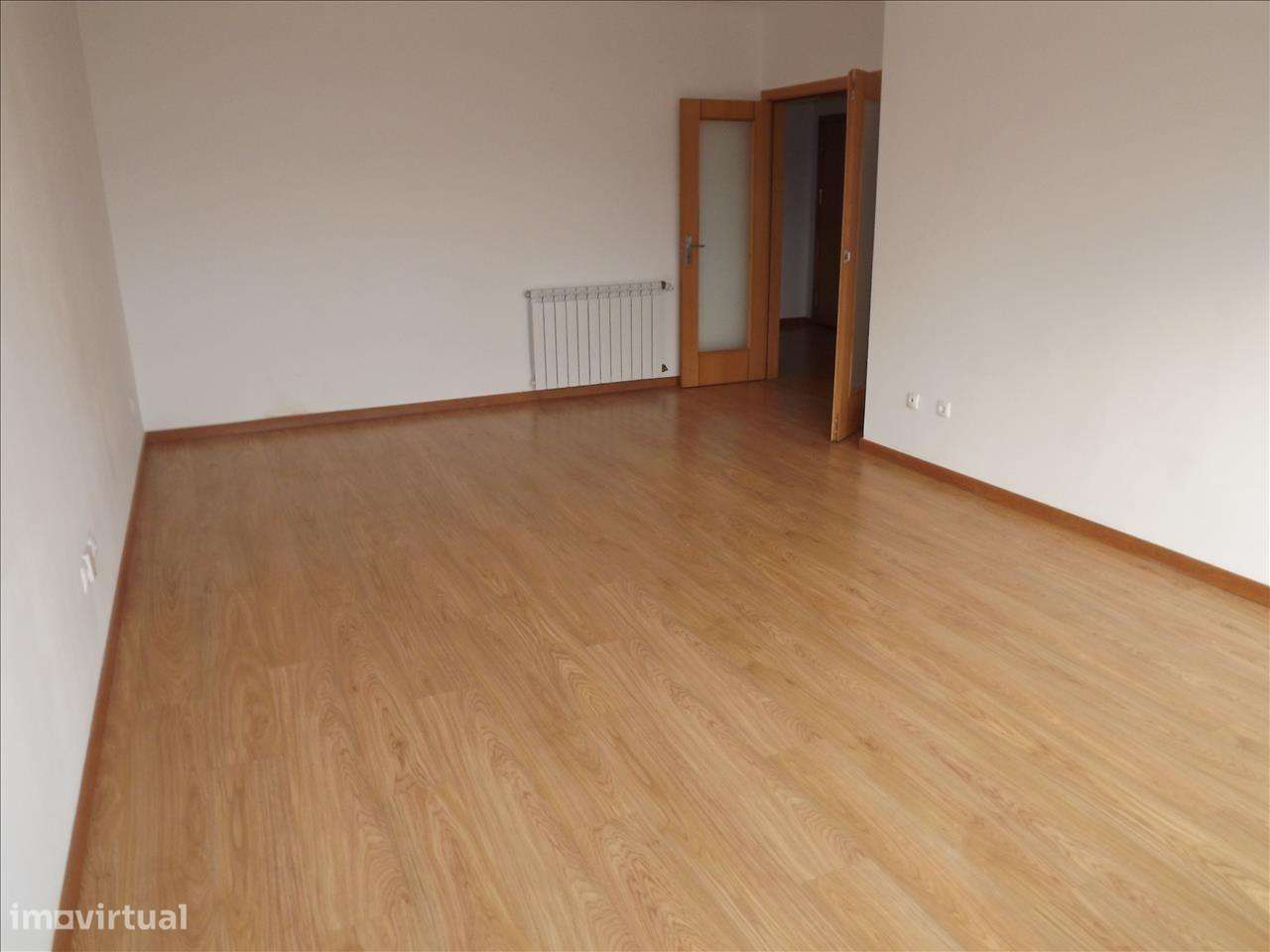 Apartamento T2 espaçoso na freguesia do Afonsoeiro - Grande imagem: 5/22