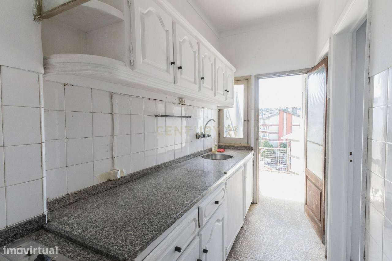 T2 com Sótão no Bairro Norton de Matos-10