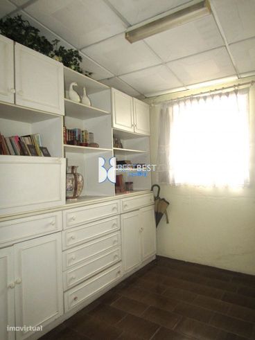 DUAS MORADIAS PARA RESTAURO,MAIS  TERRENO ( 3 ART.MATRICIAIS ),JUNTO C-17