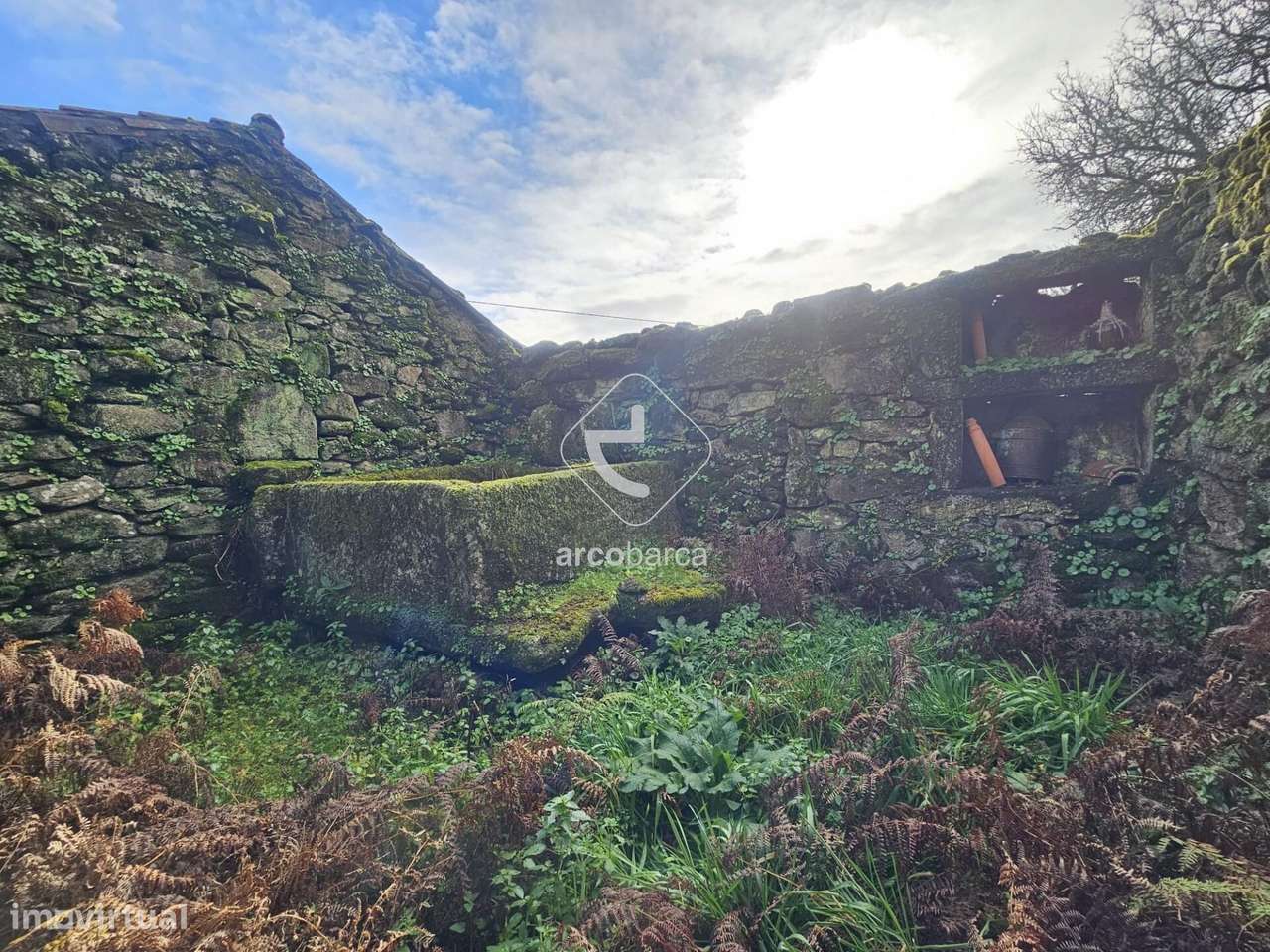 Propriedade para restauro - Loureda - Arcos de Valdevez-22