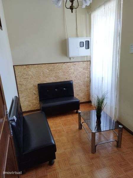 Arrendo casa térrea tipo T1+1 - Grande imagem: 2/7