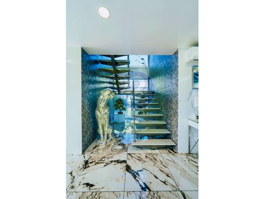 Moradia de luxo, bem localizada - Grande imagem: 4/13