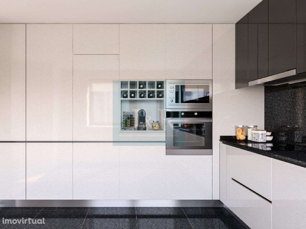 Apartamento T1 com Garagem e varanda nas Avenidas Novas