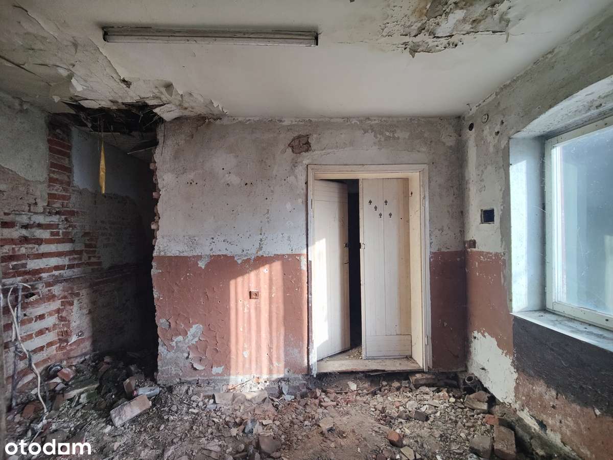 Na sprzedaż budynki do remontu w podwórzu kamienicy-7