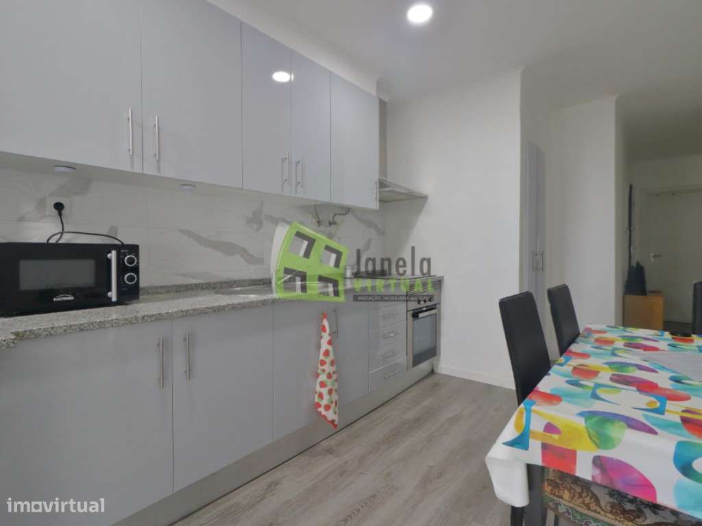Apartamento T2 Remodelado - Baixa da Banheira - Grande imagem: 3/18