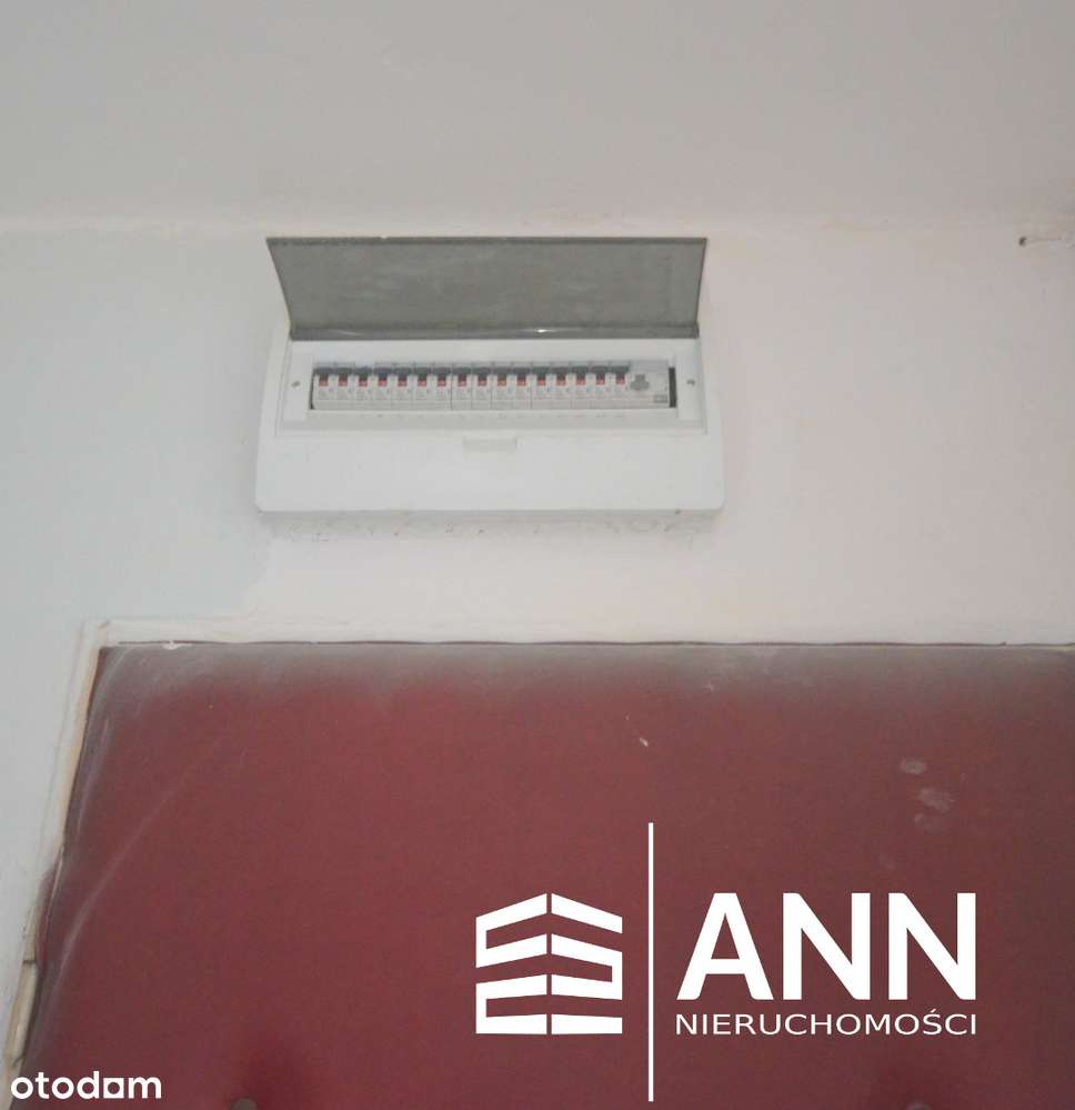 Trzypokojowe mieszkanie z balkonem w Bytomiu-17