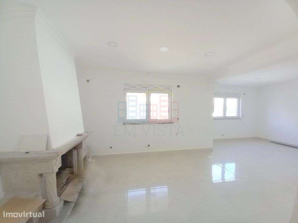 Vivenda Remodelada em Foros de Amora - Grande imagem: 2/20