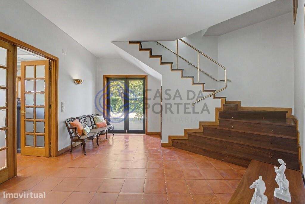 Moradia T6 (5.846m2) junto ao Picoto: Onde o Refúgio Familiar Encontra-24