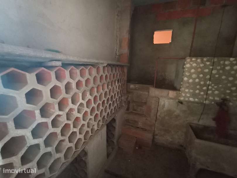 Moradia para recuperação total junto a Soure, Coimbra - Grande imagem: 2/2