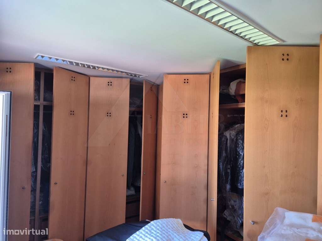 Moradia T4 com jardim-25