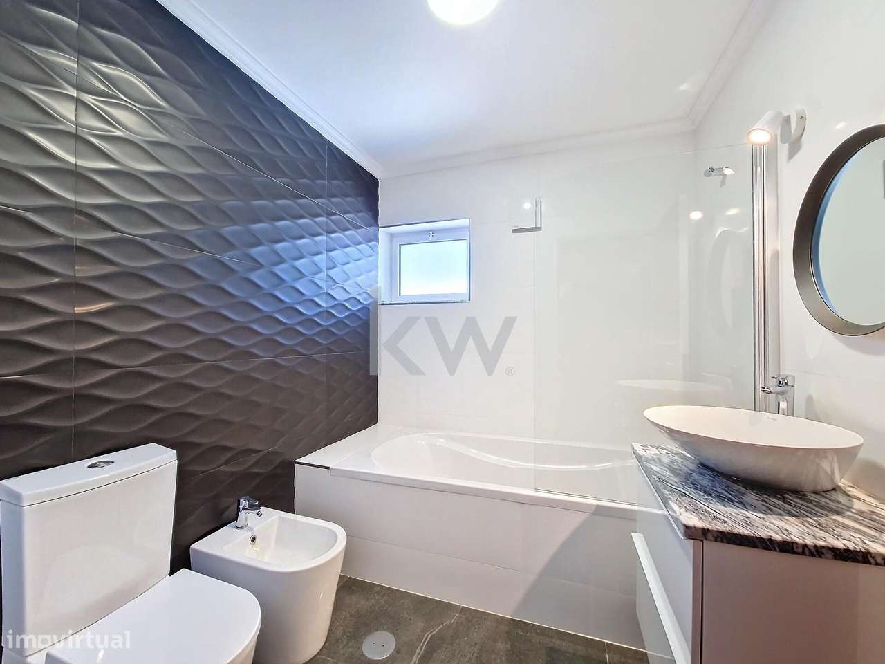 Moradia com 6 quartos, piscina aquecida, anexo e terreno com 2500m2 em-28