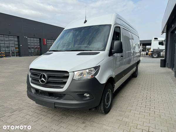 Mercedes-Benz Sprinter - 37