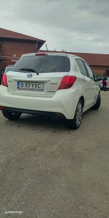 Toyota Yaris 1.5 VVT-i HSD Sol - 6