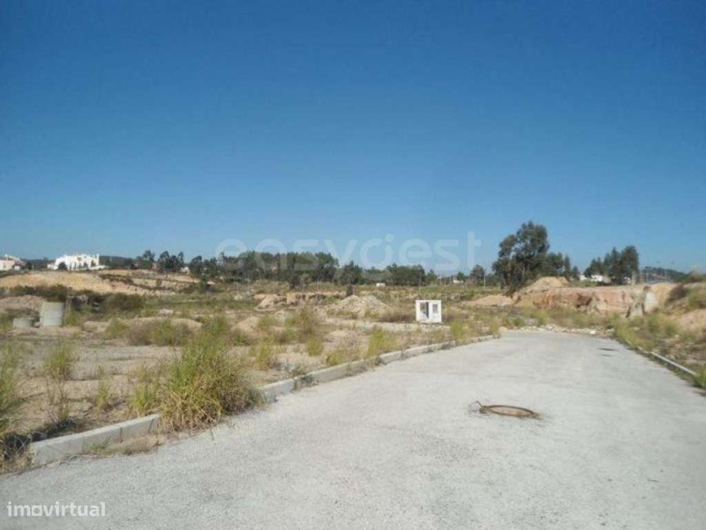 Terreno Urbano de 504m2, Torres Vedras, perto do Arena Shopping e s... - Grande imagem: 2/16