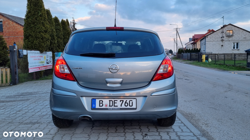 Opel Corsa 1.4 16V Cosmo - 24