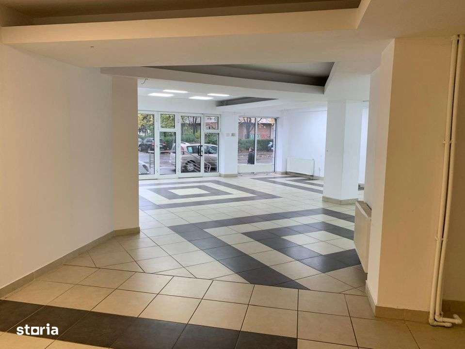 Spatiu comercial cu vitrina, 166 mp, trafic pietonal ridicat, zona Far - Imagine principală: 5/8