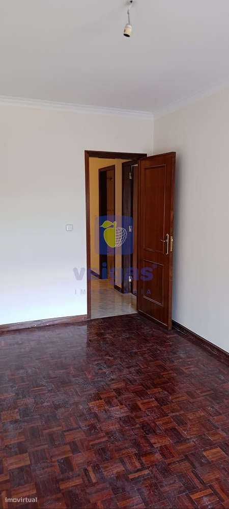 Nova Entrada - T2 na Cavaleira com Parqueamento-21