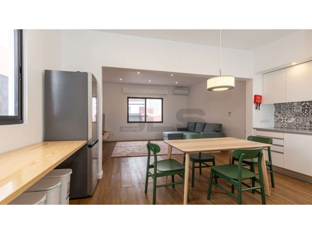 Moradia V4 com Apartamento T1 Anexo, Totalmente Remodelada - Centro...-41