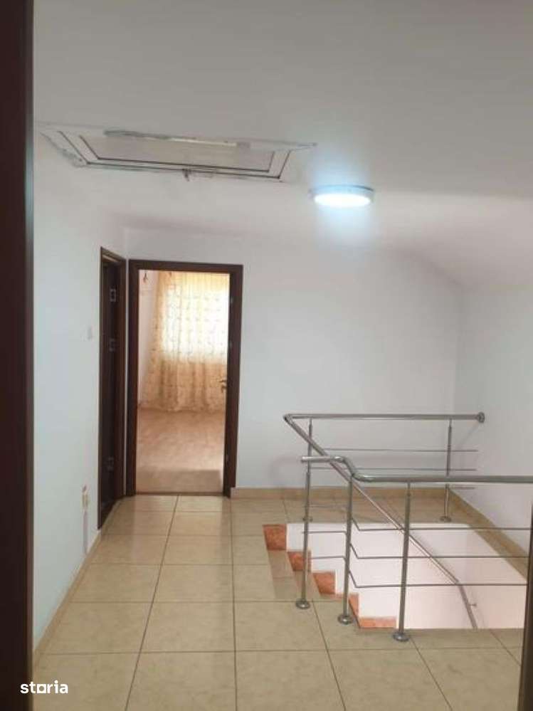 Vila P+1+M de vanzare in localitatea Lazu-13