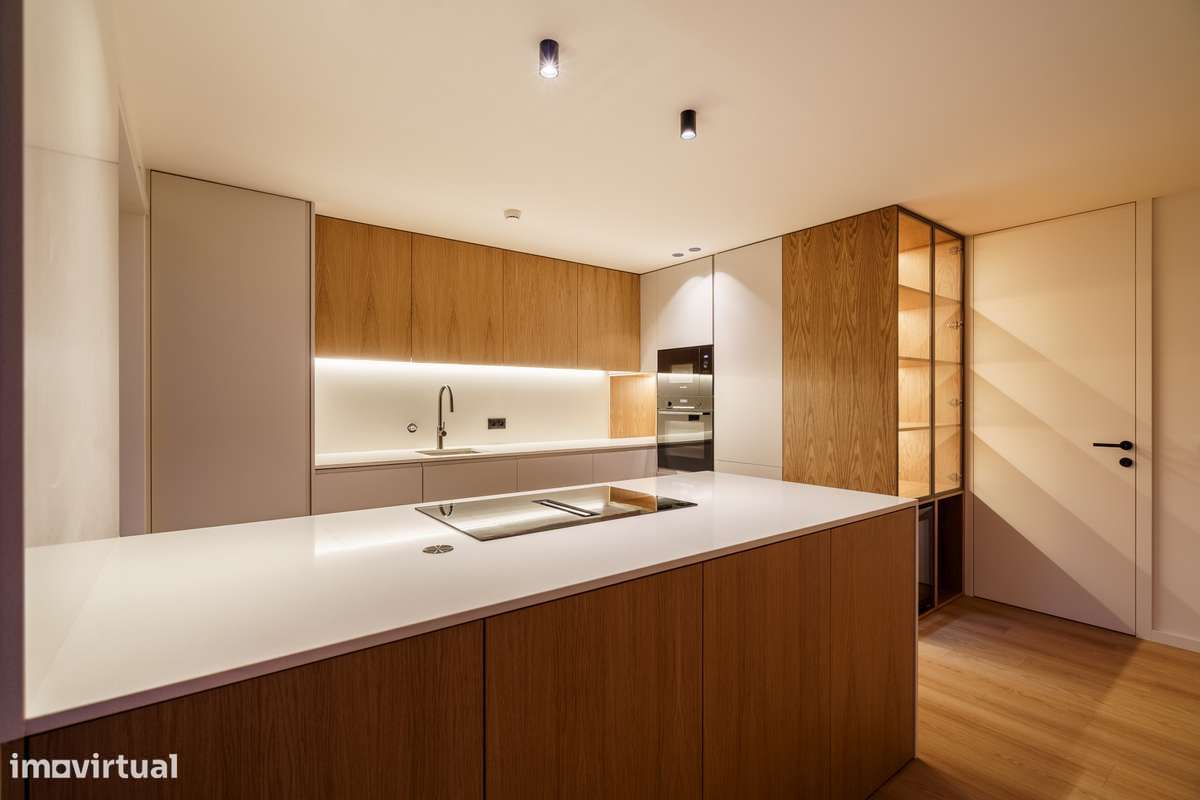 Apartamento T3 Novo com Vistas & Varanda-6